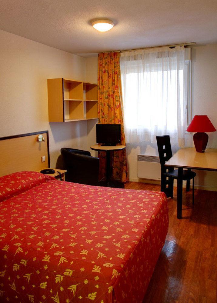 Kosy Appart'Hotel Le Champ De Mars Реймс Экстерьер фото