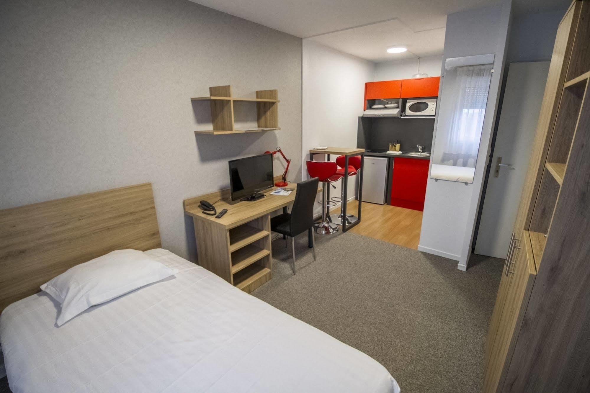 Kosy Appart'Hotel Le Champ De Mars Реймс Экстерьер фото